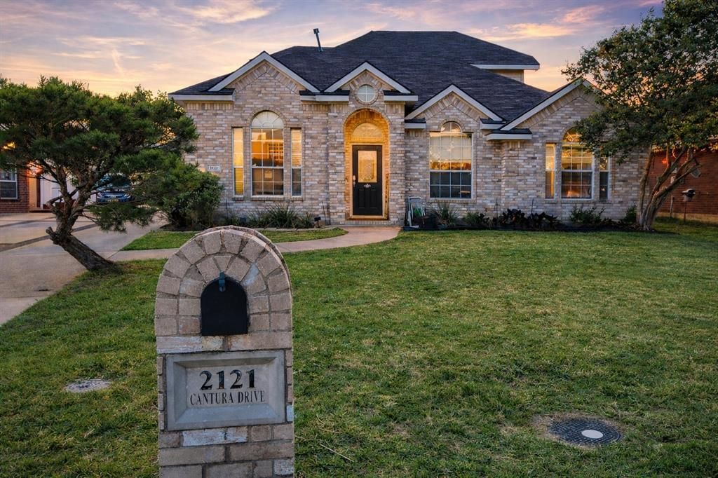 Photo of 2121 Cantura Drive, Mesquite, TX 75181 (MLS # 21228464)
