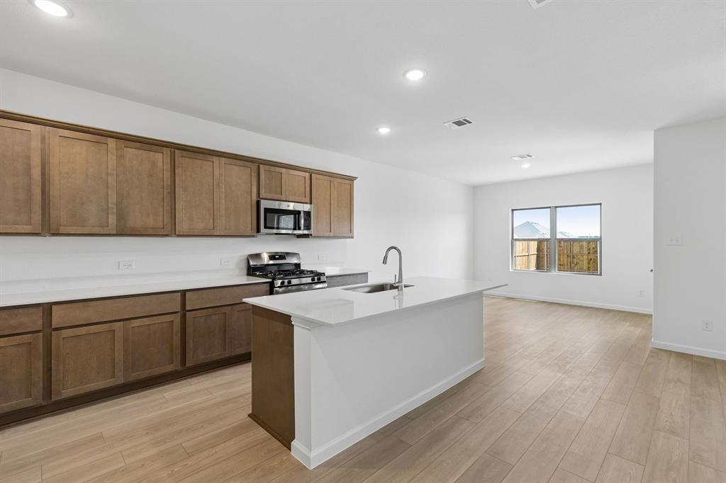 2513 Canadian Way
