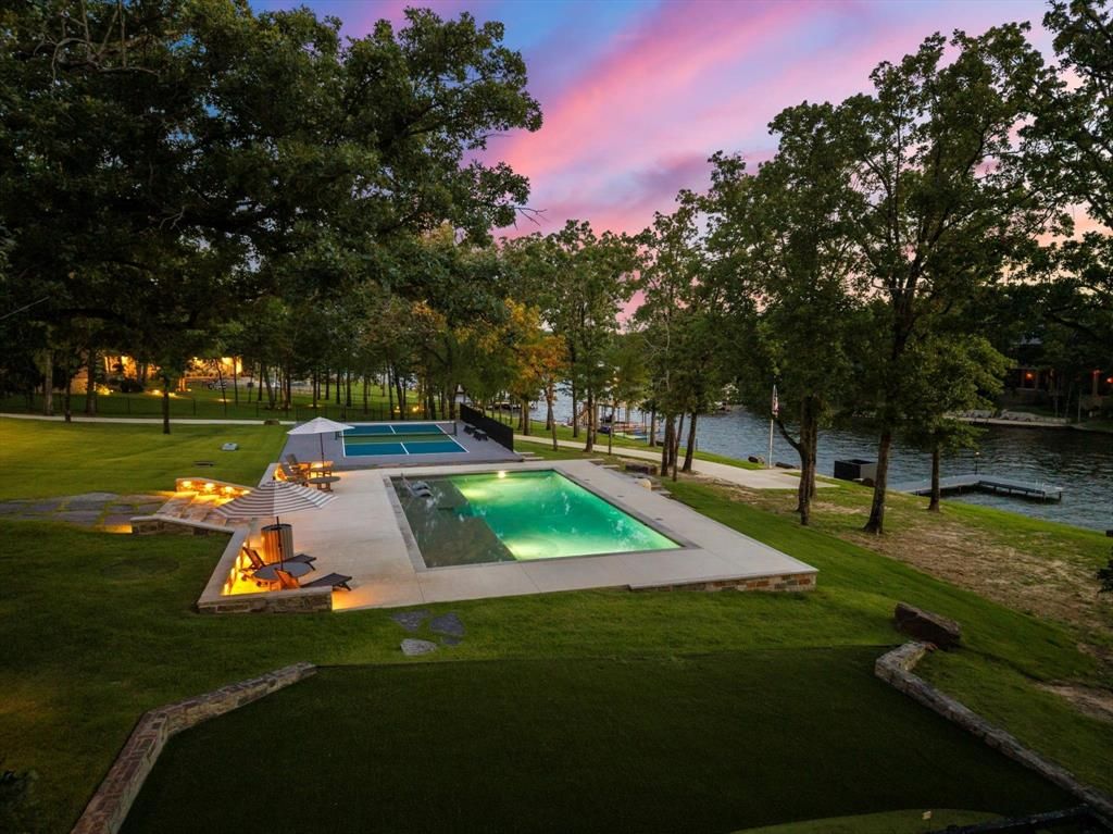 Photo for 207 Sandpiper Drive, Mabank, TX 75156 (MLS # 20960072)