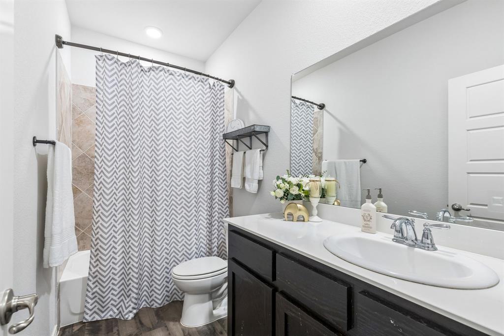 Valencia On The Lake - Residential