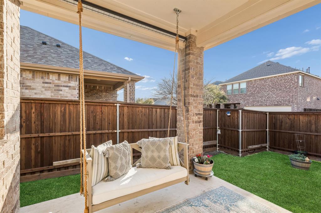 Valencia On The Lake - Residential