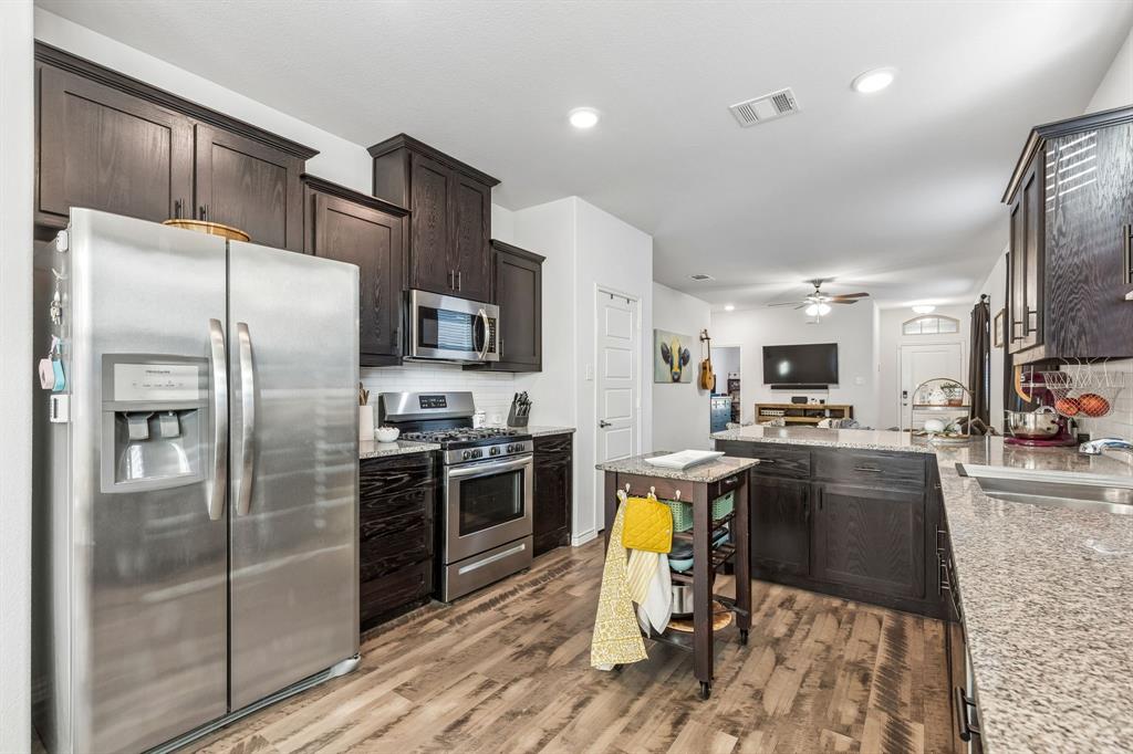 Valencia On The Lake - Residential