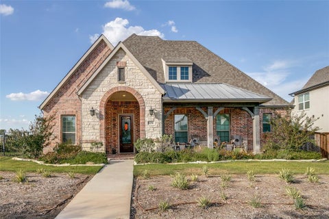 Photo of 14356 Walsh Avenue, Fort Worth, TX 76008 (MLS # 21393813)