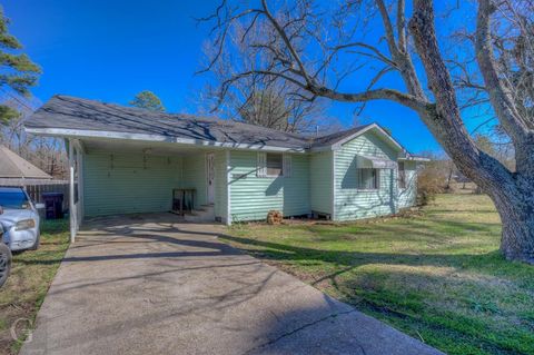 A home in Benton