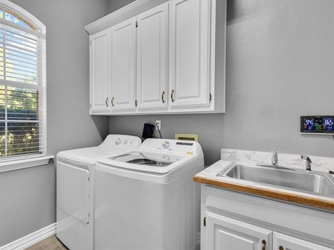 Tiny photo for 21 Wellington Oaks Circle, Denton, TX 76210 (MLS # 21100053)