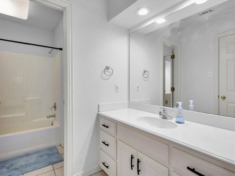 Tiny photo for 21 Wellington Oaks Circle, Denton, TX 76210 (MLS # 21100053)