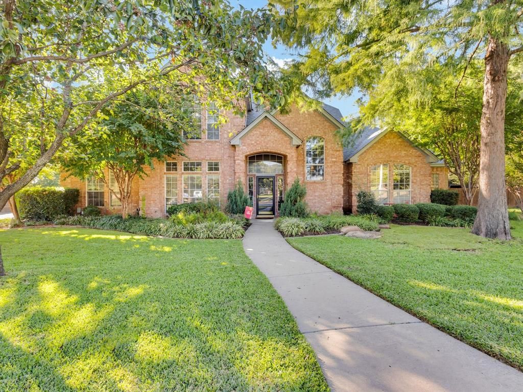 Photo for 21 Wellington Oaks Circle, Denton, TX 76210 (MLS # 21100053)
