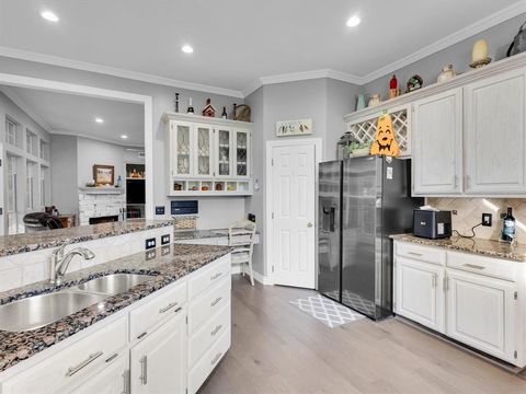 Tiny photo for 21 Wellington Oaks Circle, Denton, TX 76210 (MLS # 21100053)