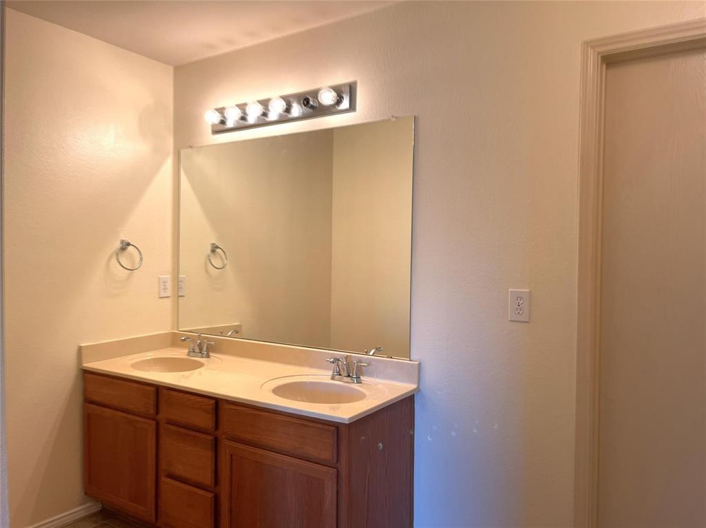 Fox Hollow Estates II Ph I - Residential Lease