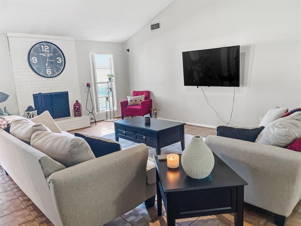 1009 Amarillo Street