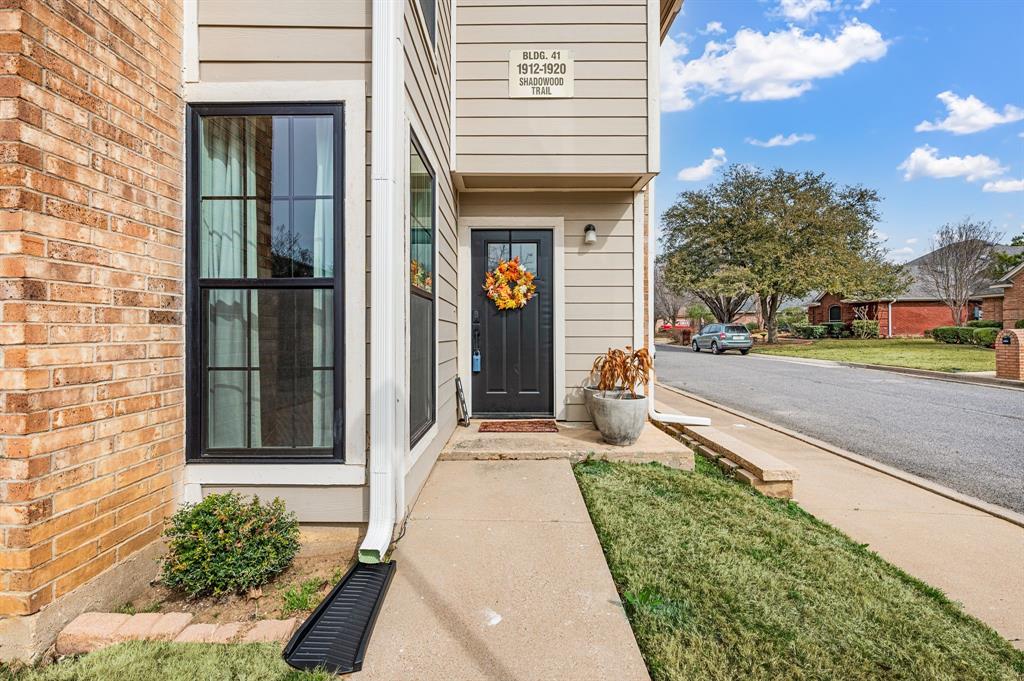 Shadowood Trail Condo - Residential