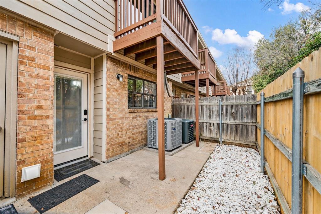 1912 Shadowood Trail