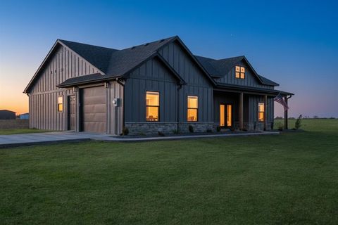 213 Private Road 33083 Sumner TX 75486