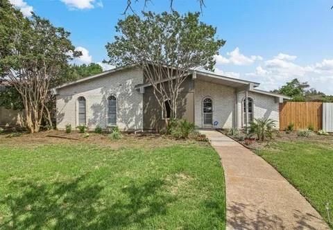 Photo of 3130 Barton Road, Carrollton, TX 75007 (MLS # 21151102)
