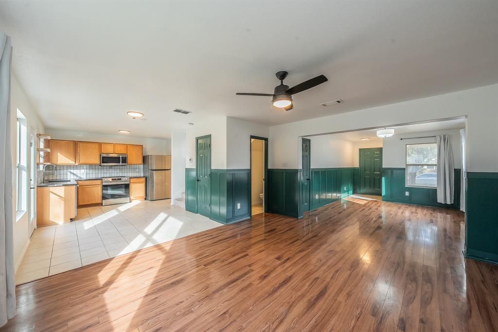 Photo of 1906 Beach Drive, Dallas, TX 75051 (MLS # 21150834)