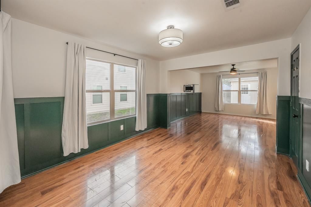 Photo of 1906 Beach Drive, Dallas, TX 75051 (MLS # 21150834)