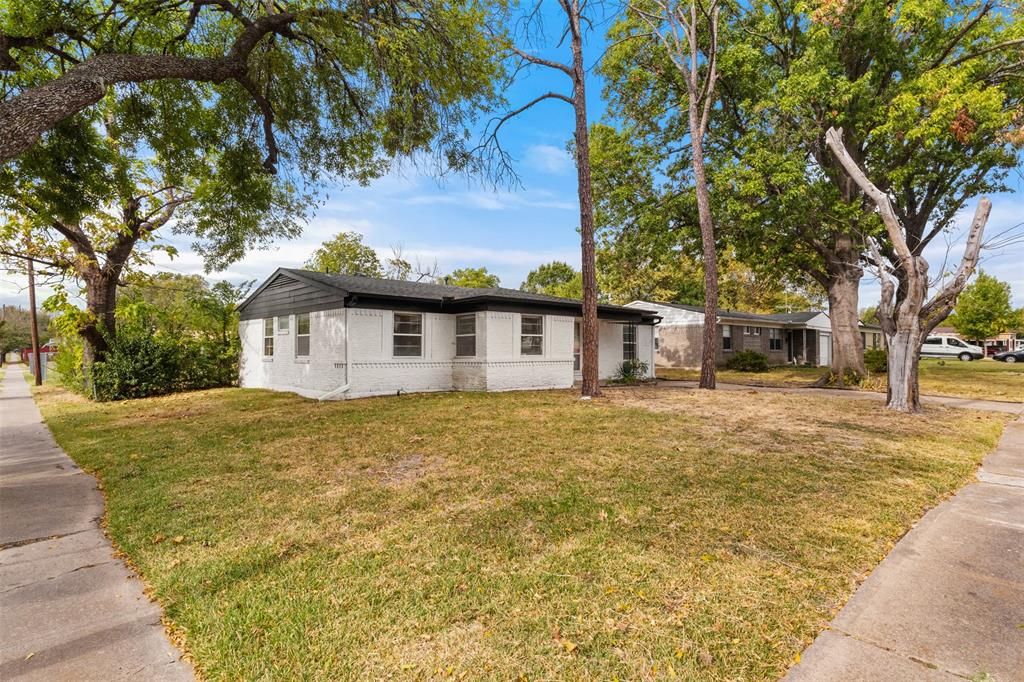 Photo of 4801 Salem Drive, Mesquite, TX 75150 (MLS # 21090407)