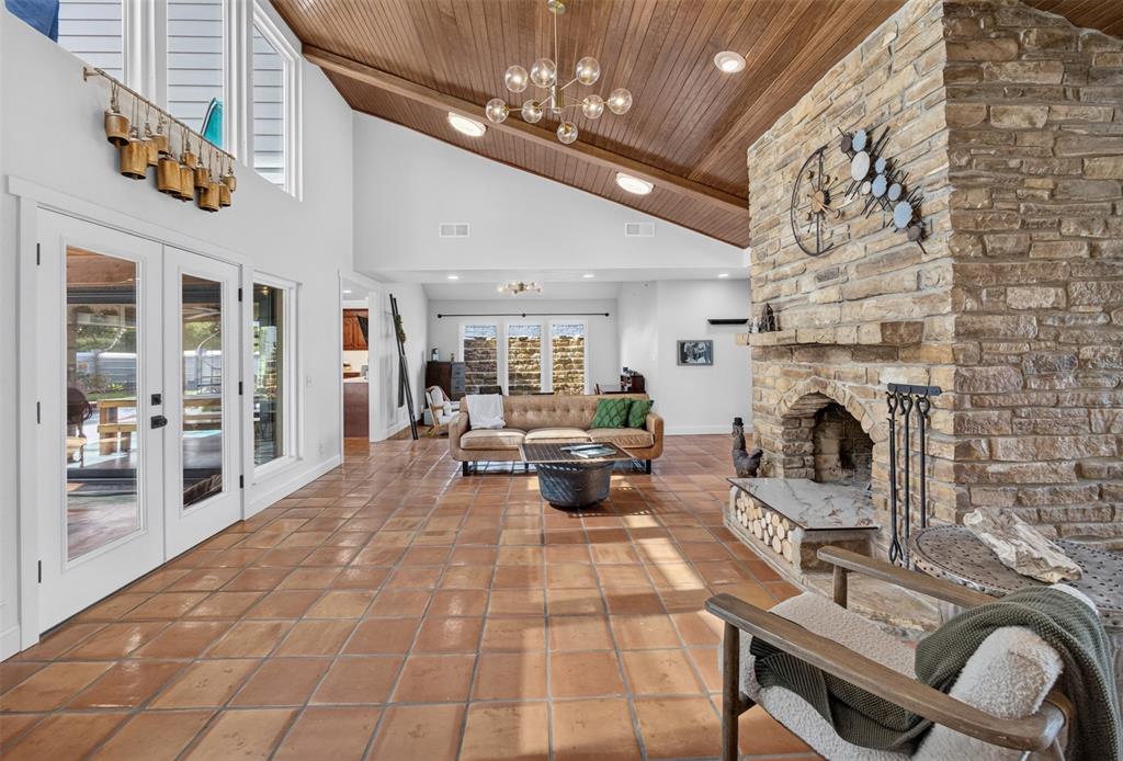 31 Rancho Drive N