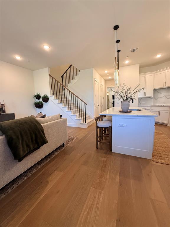 8032 Thomas Crossing