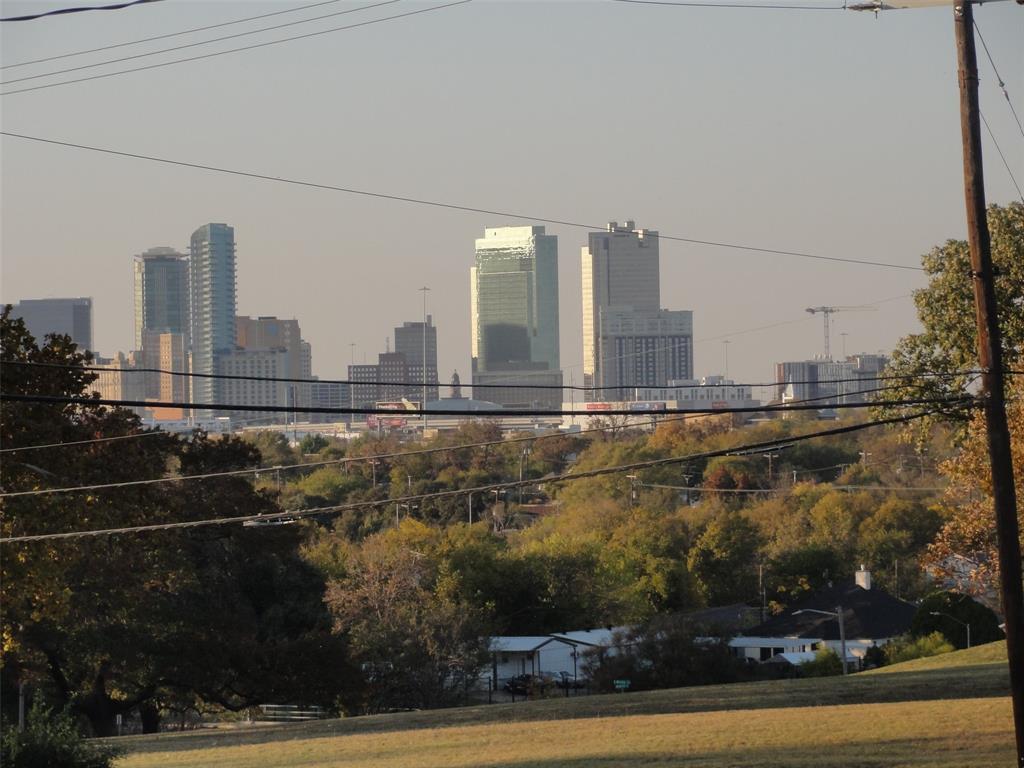 1200 E Maddox Avenue