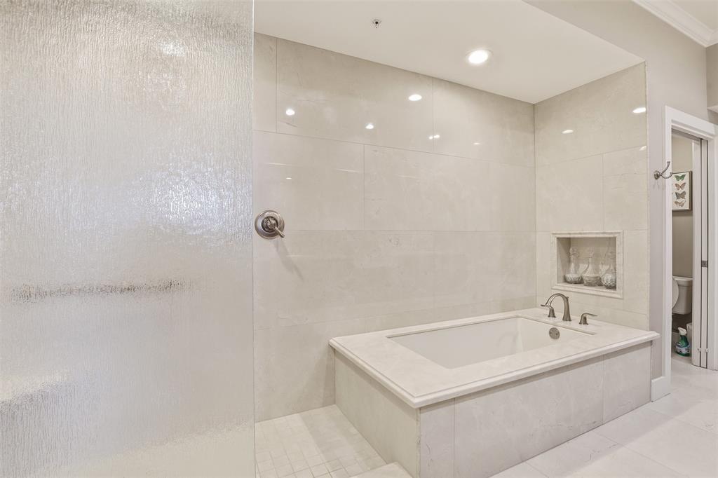 Neil P At Burnett Park Condo - Residential