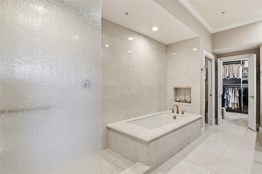 Neil P At Burnett Park Condo - Residential