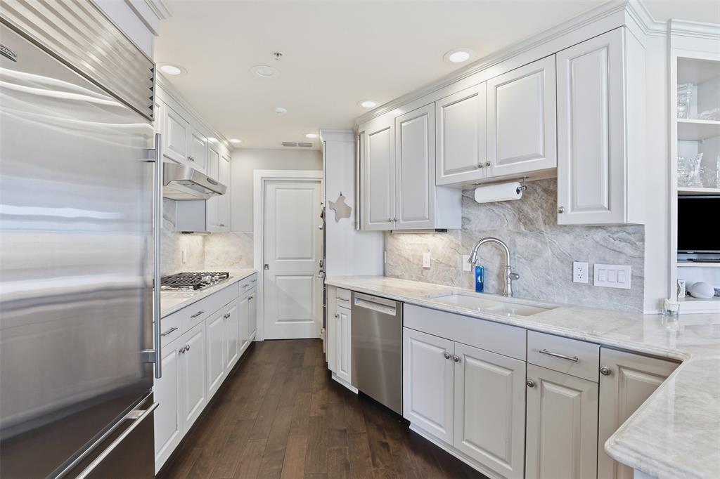 411 W 7th Street 1005