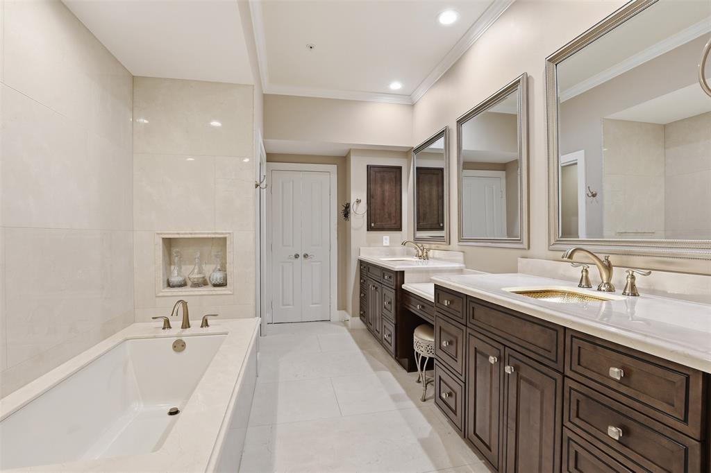 Neil P At Burnett Park Condo - Residential