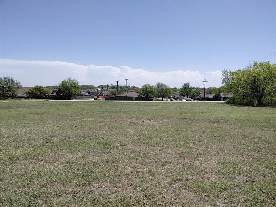 Great commercial lot in super location. Access is available off of Wilshire and Old Main St.