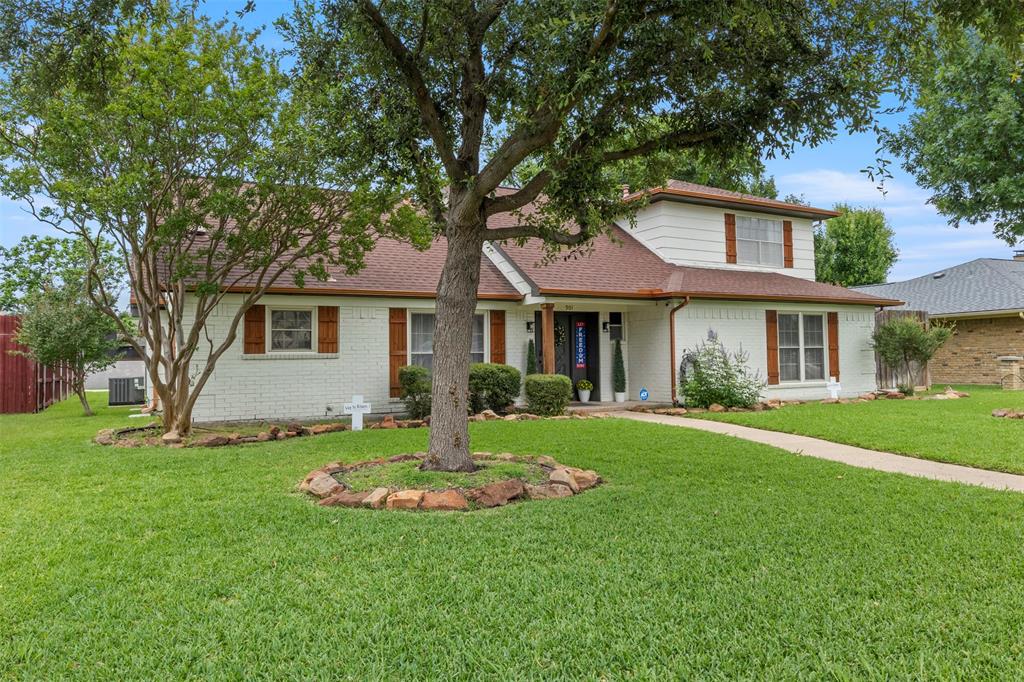 901 Serenade Lane