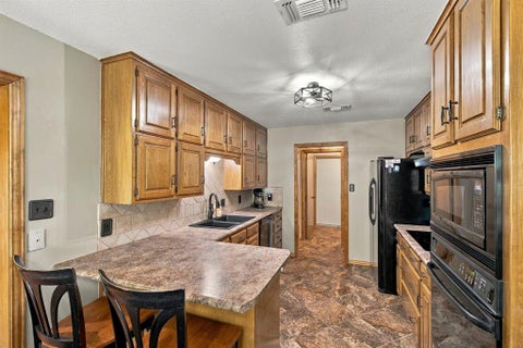 Tiny photo for 7101 Hazel Place, North Richland Hills, TX 76182 (MLS # 21395466)