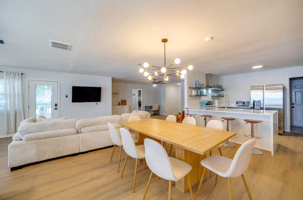 828 Oak Landing Circle