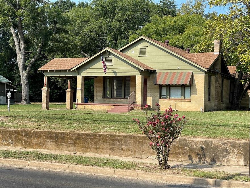 A classic charmer in the heart of Athens, Texas! Fantastic location!
This home is only two blocks south of the courthouse square and walking distance to shopping, entertainment, the library, parks, and more. Perfect as an investment property for long or short term lease or as a starter home. 
Spacious front bedroom could make for an excellent office space for working from home. The detached garage with second level has the potential to be converted to a living space for additional rental income.
Featuring built-ins, gas fireplace, hardwood floors, and plenty of windows for natural light.
Kitchen appliances, washer and dryer convey with the property.