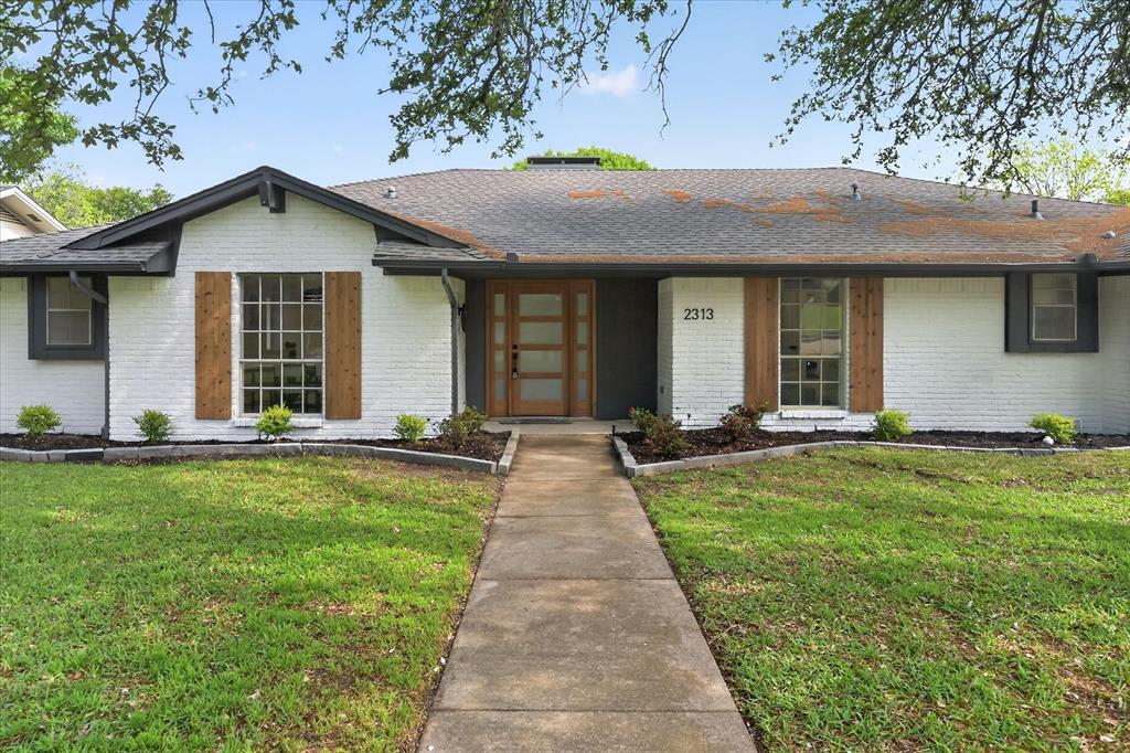 2313 Claridge Circle