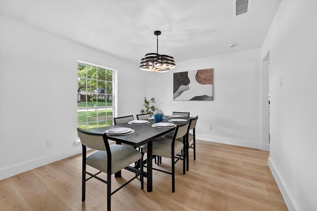 2313 Claridge Circle