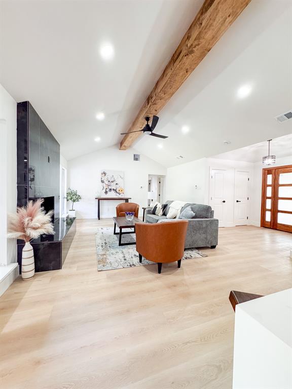 2313 Claridge Circle