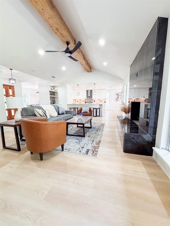 2313 Claridge Circle