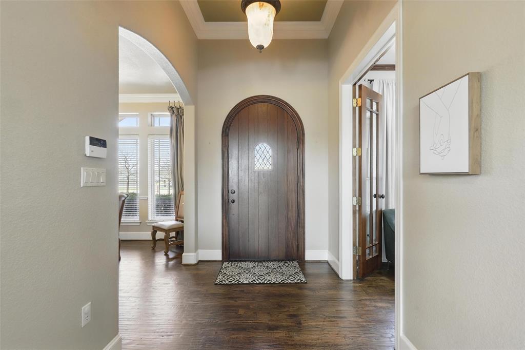 7509 Wooded Acres Trail