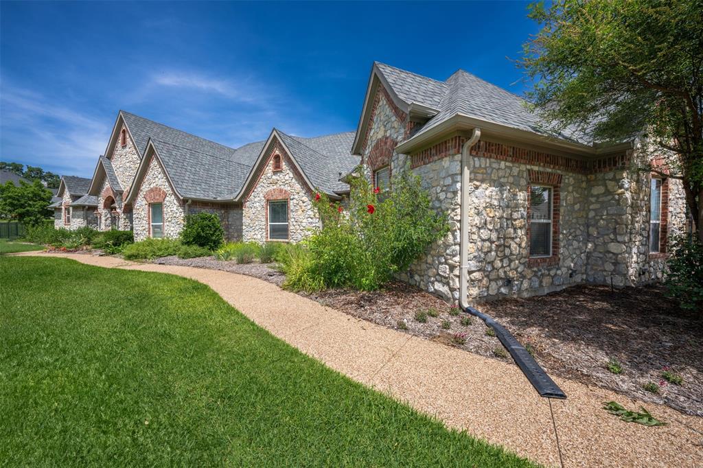 7509 Wooded Acres Trail