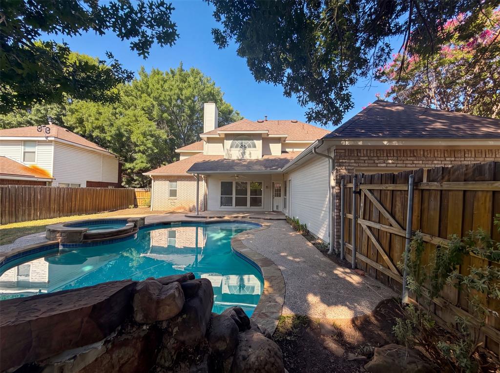 905 Ridgemont Drive
