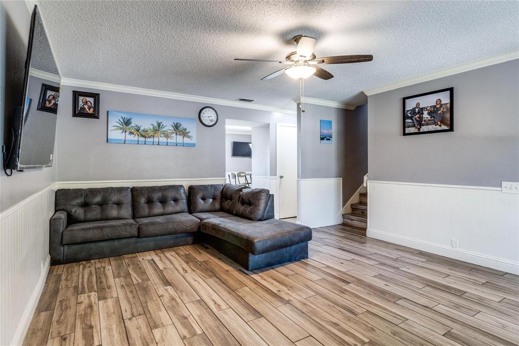 Laguna Twnhms - Residential