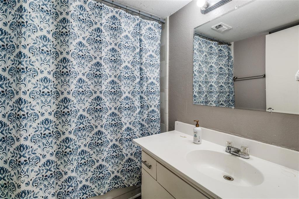 Laguna Twnhms - Residential