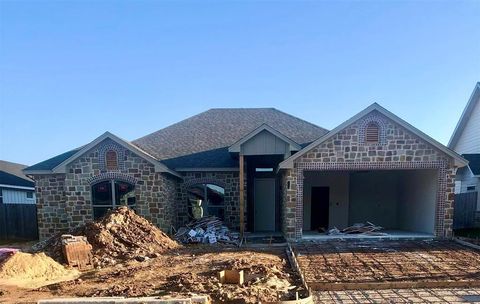 Photo of 5320 Black Horse Ct Court, Waco, TX 76708 (MLS # 21137802)