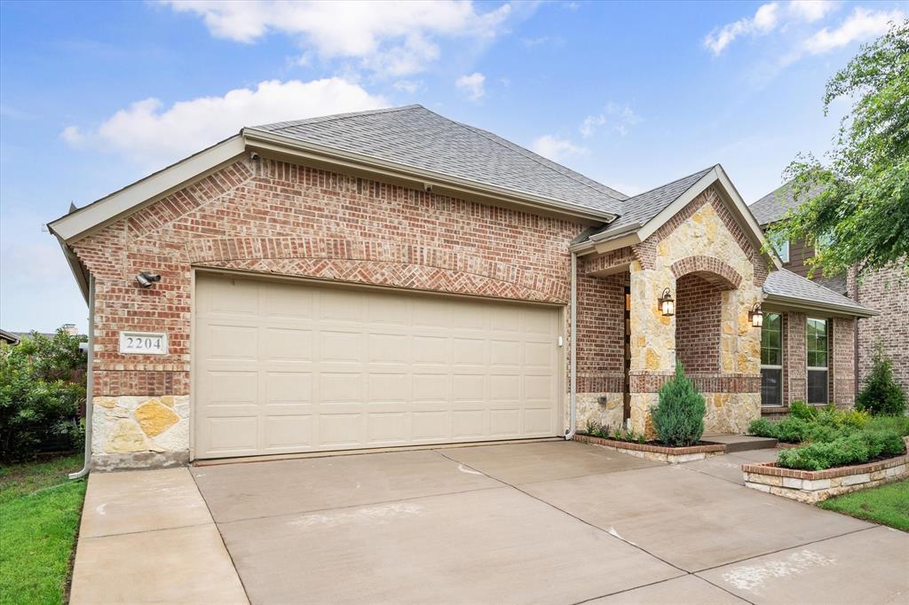 2204 Saratoga Drive