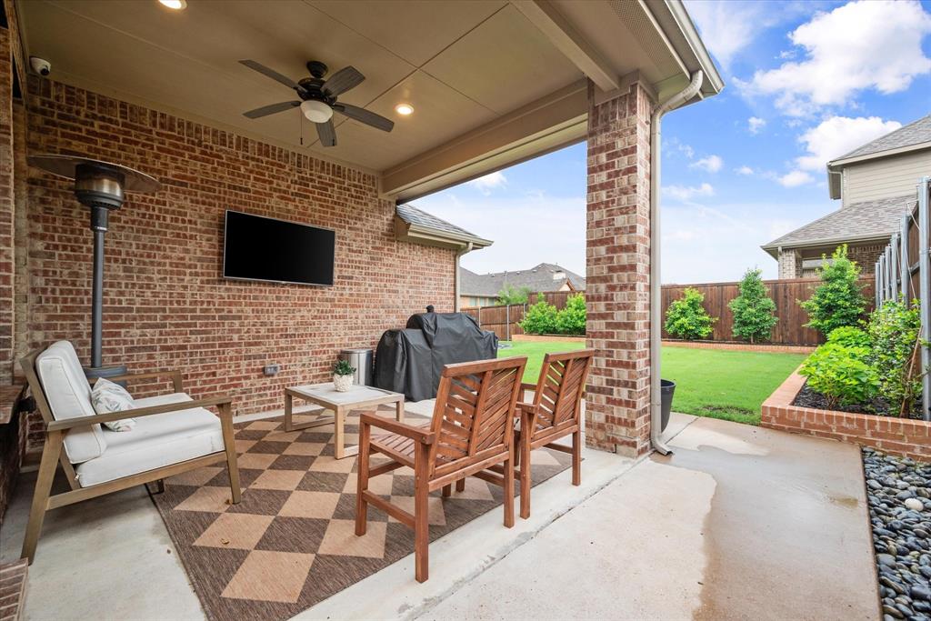 2204 Saratoga Drive