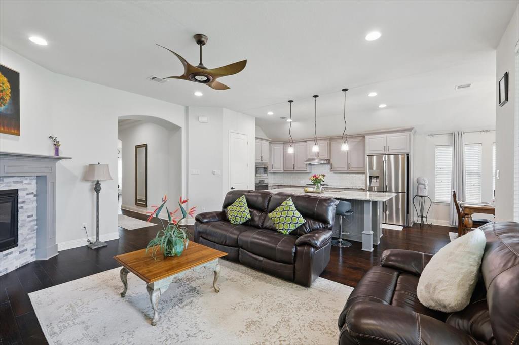 641 Rawlins Lane