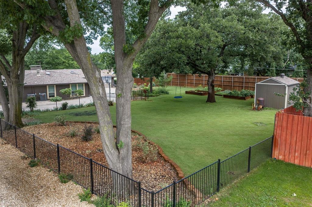 111 N Clearwater Drive