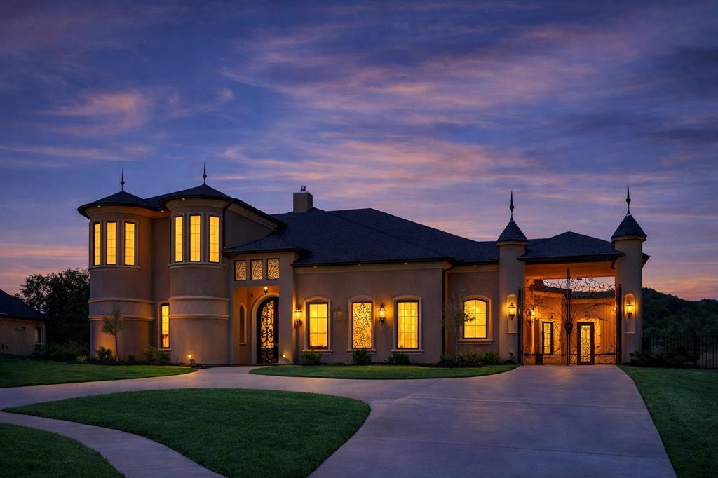 2621 Whispering Oaks Cove