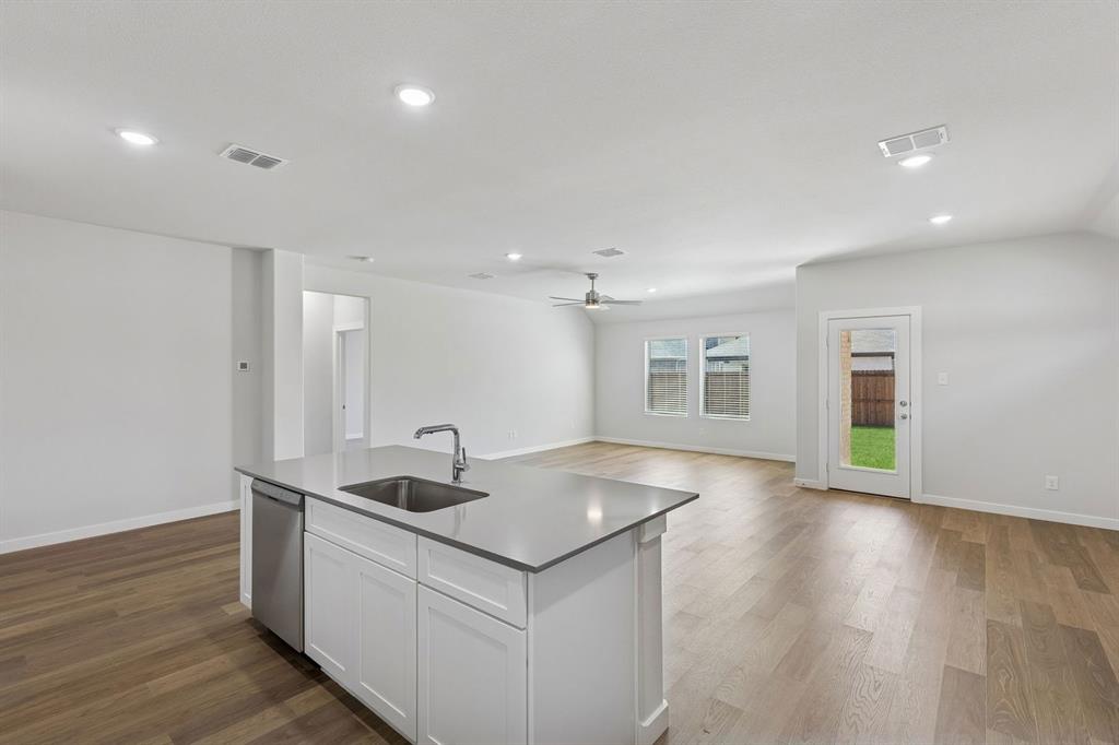 Lone Oak - Residential