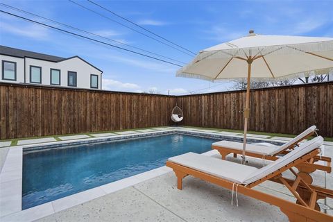 4527 Newmore Avenue Dallas TX 75209